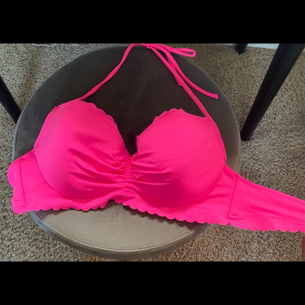 Victoria’s Secret Hot Pink bikini top 34B 💓